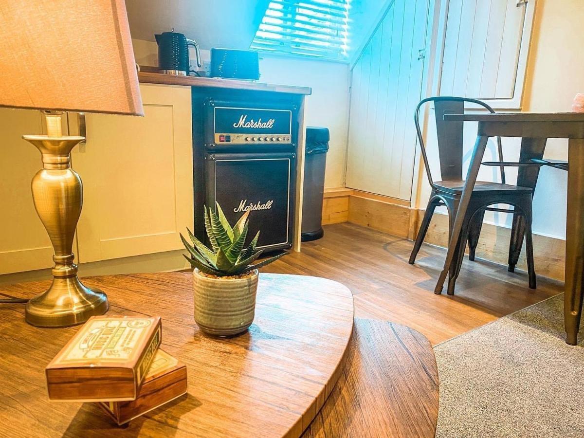 The Loft At Riverside Suites Бриджнорт Екстериор снимка