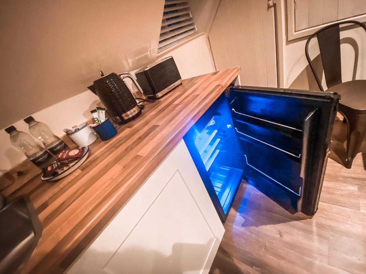 The Loft At Riverside Suites Бриджнорт Екстериор снимка